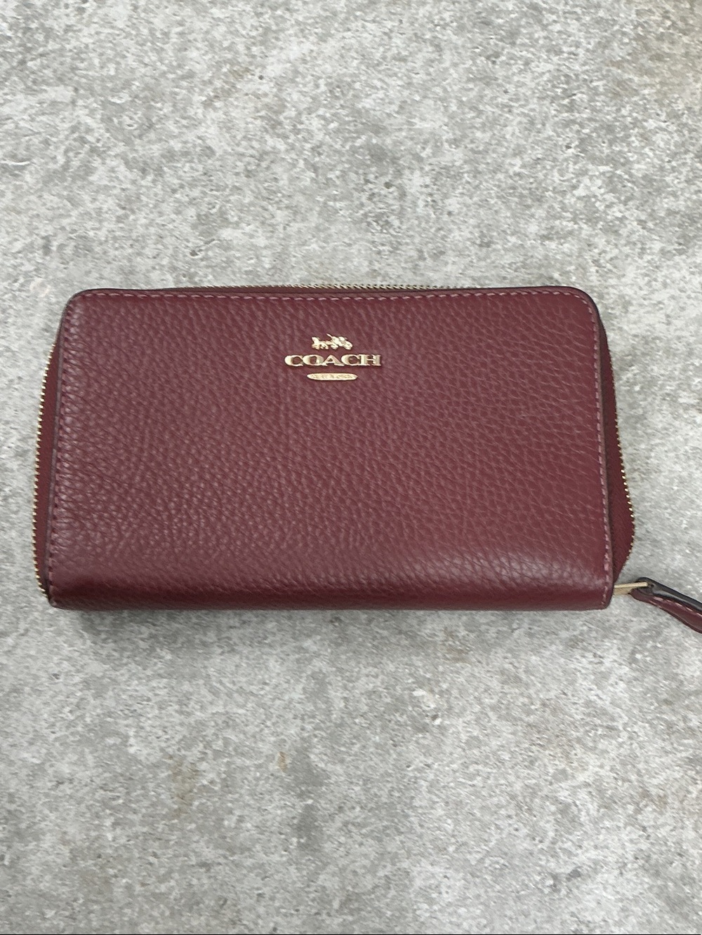 Coach Leather Medium Zip Wallet EUC